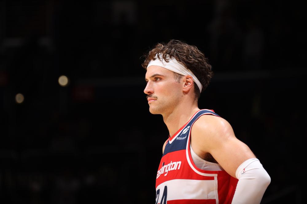 值得益于他 值得益于他